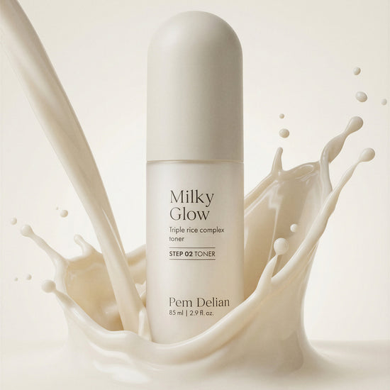 Pem Delian Milky Glow toner tejjel leöntve fehér háttérrel