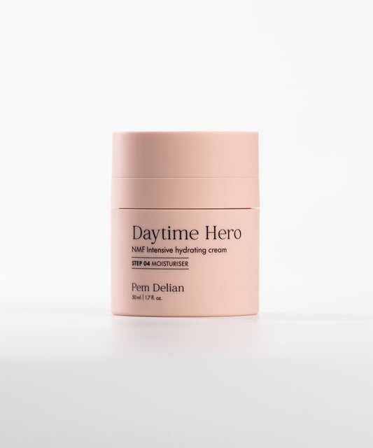 Pem Delian Daytime Hero tégely fehér háttérrel