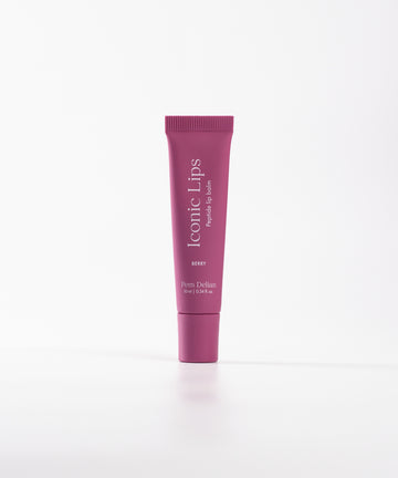 Pem Delian Iconic Lips Berry fehér háttérrel