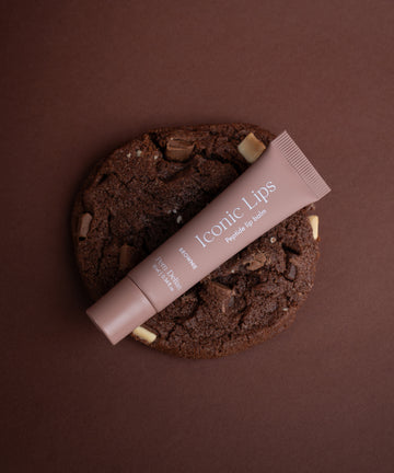 Pem Delian Iconic Lips brownie barna színű ajakápoló barna sütin