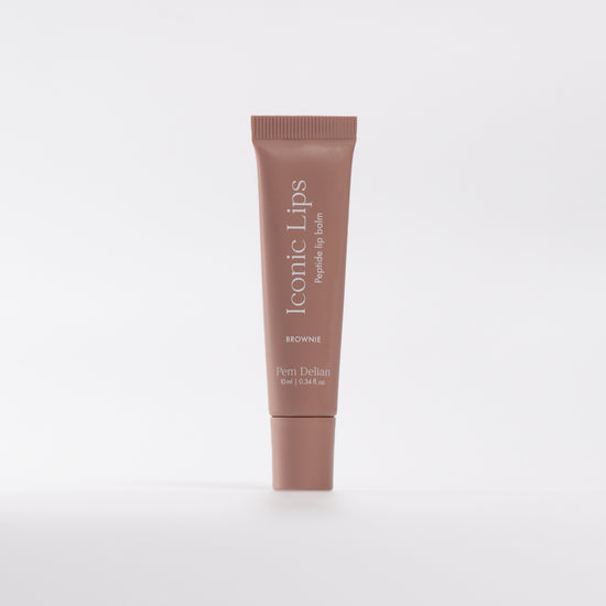 Pem Delian Iconic Lips Brownie fehér hátérrel