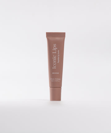 Pem Delian Iconic Lips Brownie fehér hátérrel