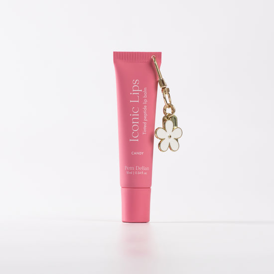 Pem Delian Iconic Lips Candy virág charm fehér hátérrel