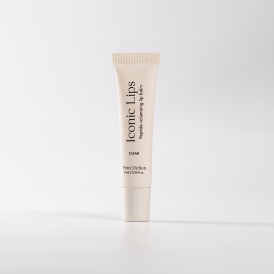 Pem Delian Iconic Lips Clear fehér háttérrel