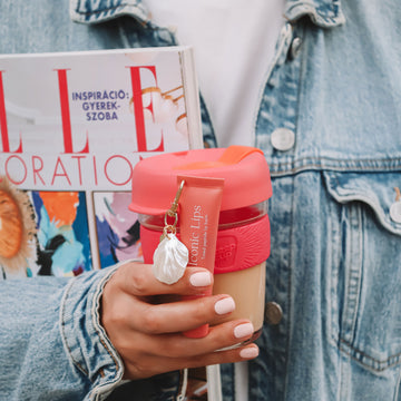 Iconic Lips <em>coral</em>