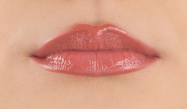 Pem Delian Iconic Lips coral színezett, peptides ajakápoló szájon