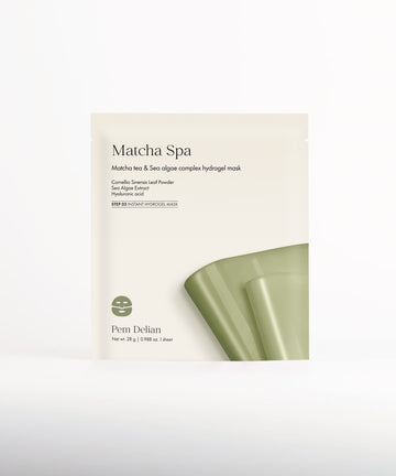 Pem Delian Matcha Spa fehér háttér előtt 