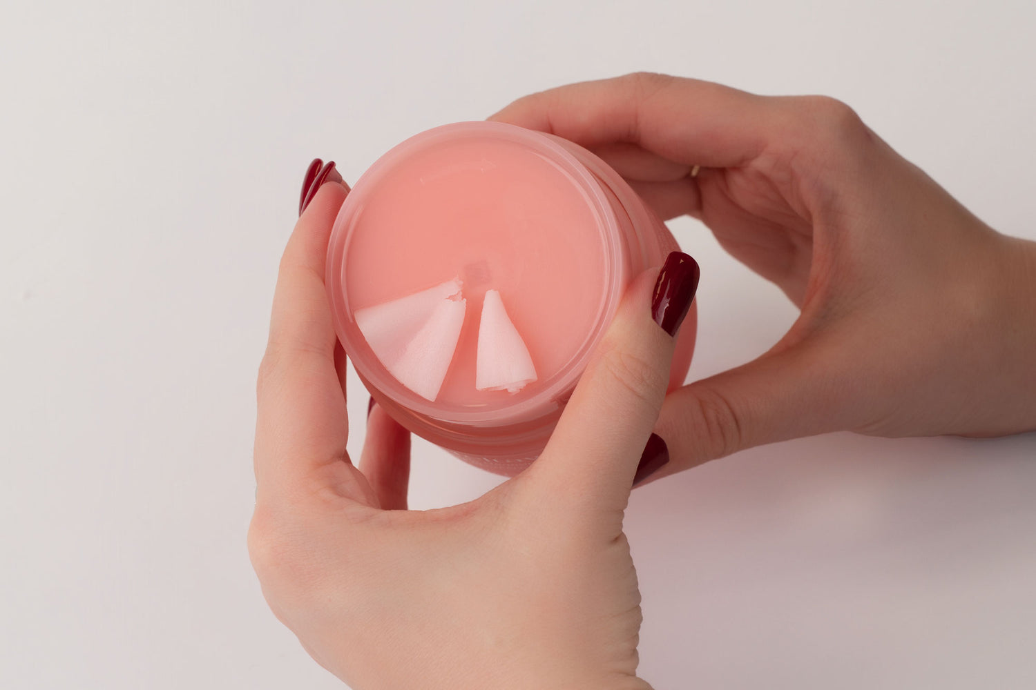 Meltaway arctisztító balzsam adagolójának elcsavarása, termék textúra kitekeredik