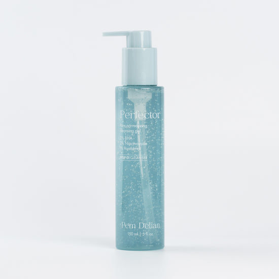 Pem Delian Perfector fehér háttérrel