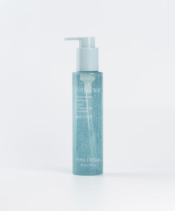 Pem Delian Perfector fehér háttérrel