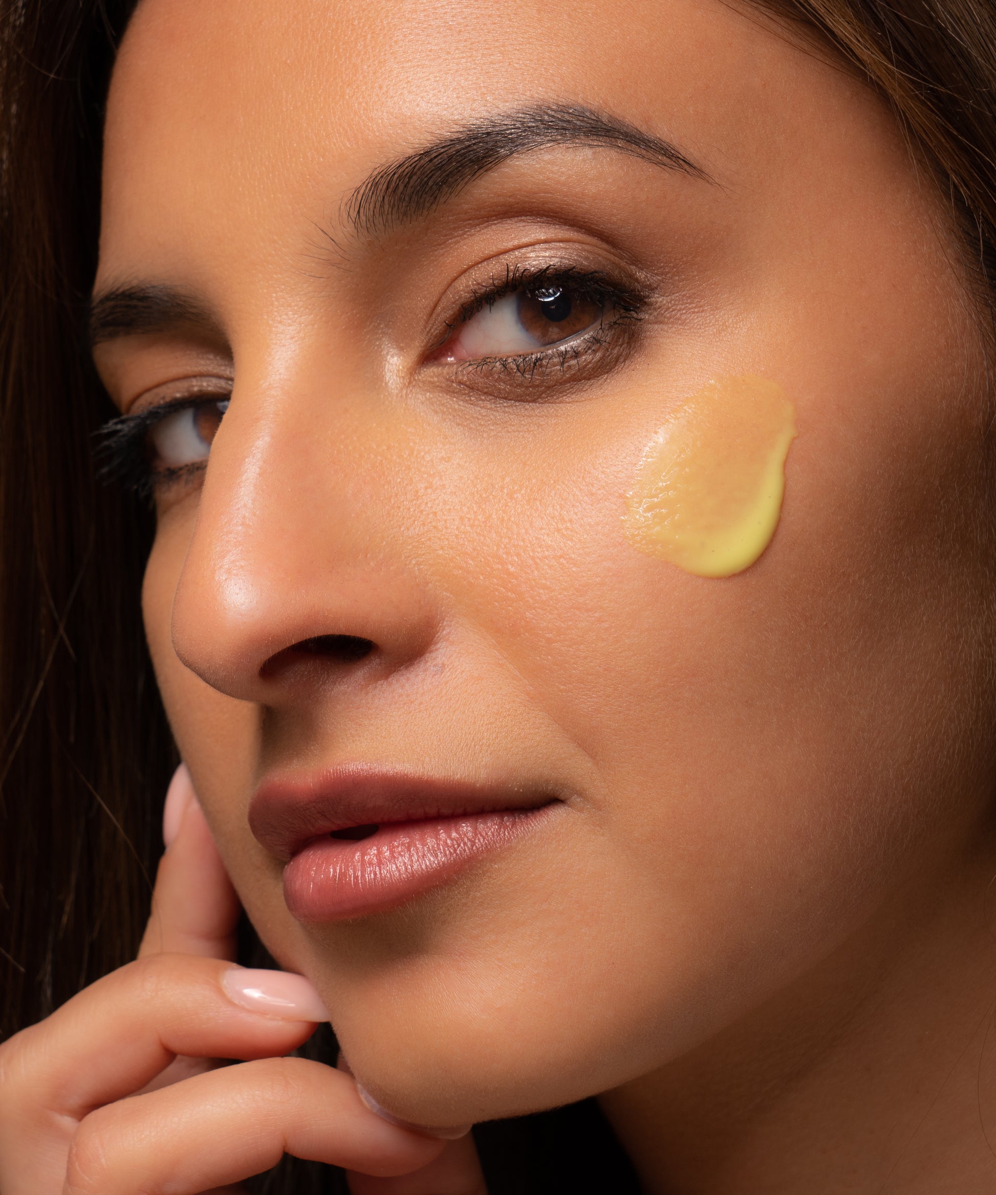 Pem Delian Pioneer Retinal szérum textúrája a modell arcán