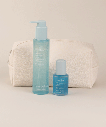 Pem Delian Perfector pórusnormalizáló arctisztító gél és Purist szérum bézs neszesszer előtt