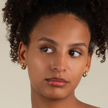 Pem Delian Restart fotó az exotikus modellről